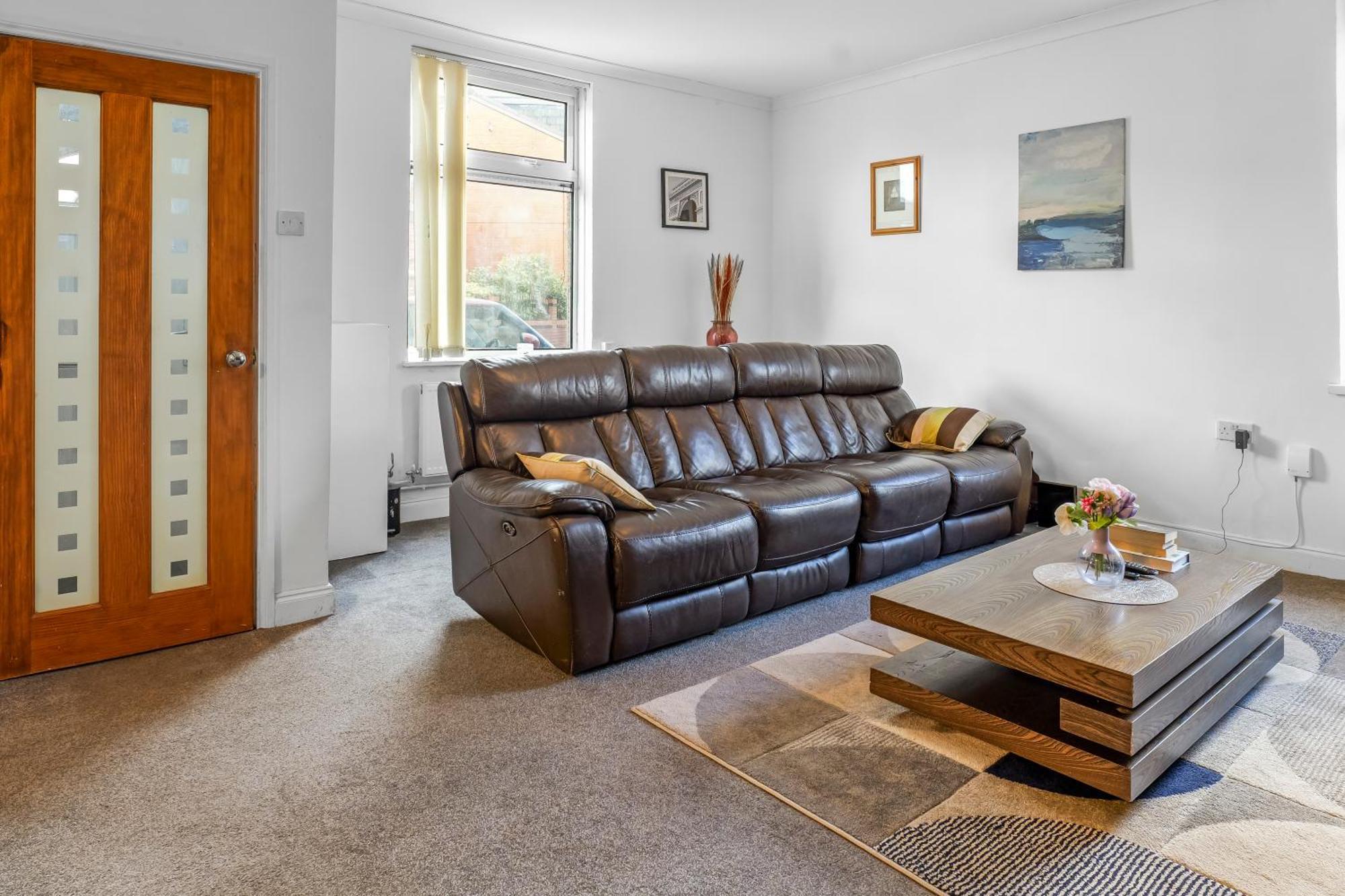 Rochdale 3 Bedroom House 2 Bath With Free Parking Sleeps 7 المظهر الخارجي الصورة